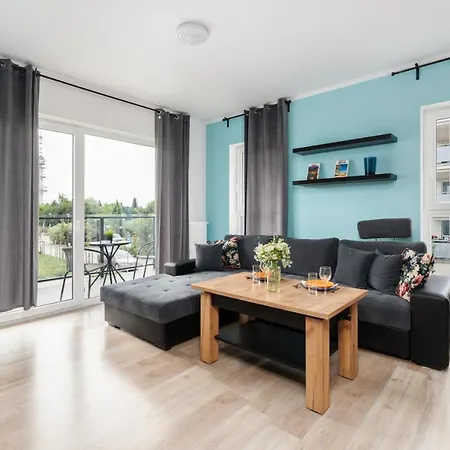 Modern With Balcony & Free Garage By Renters