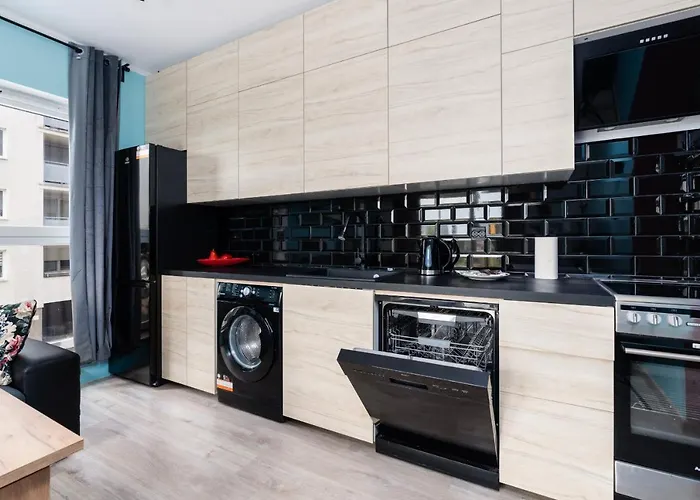 Modern With Balcony&free Garage By Renters Poznań